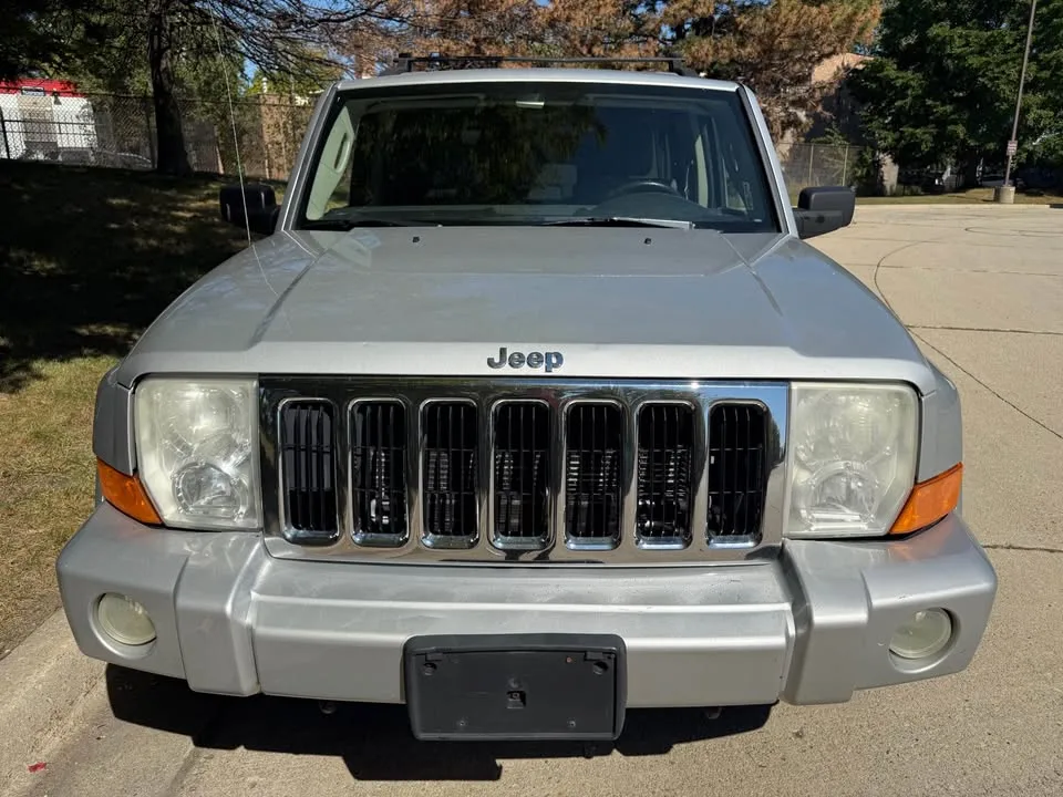 2007 Jeep Commander · Sport Utility 4D image indicator(2)