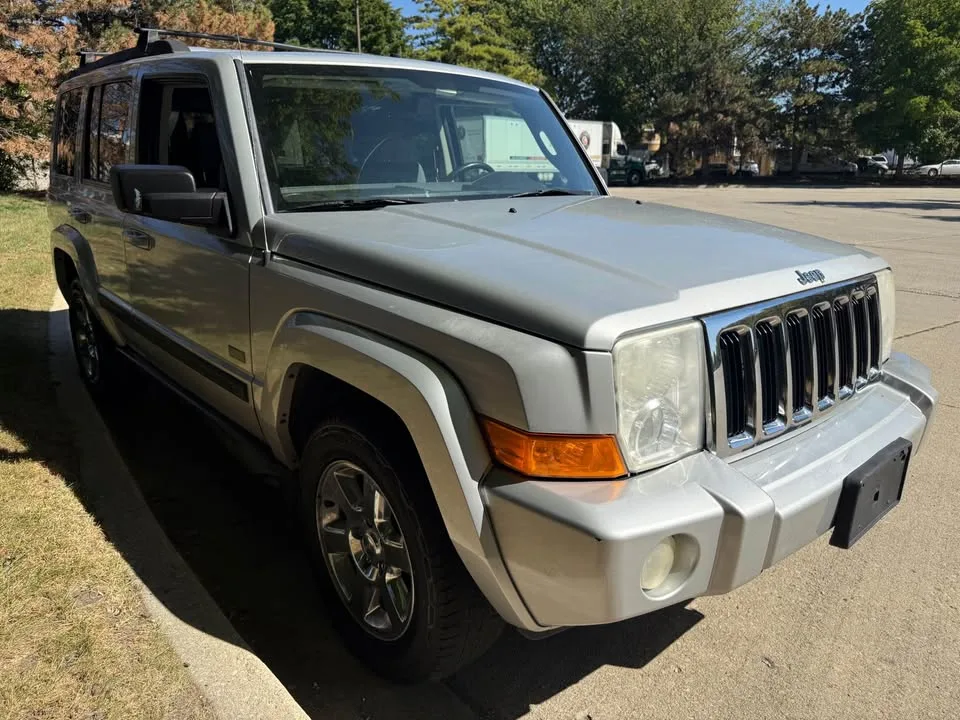 2007 Jeep Commander · Sport Utility 4D image indicator(3)
