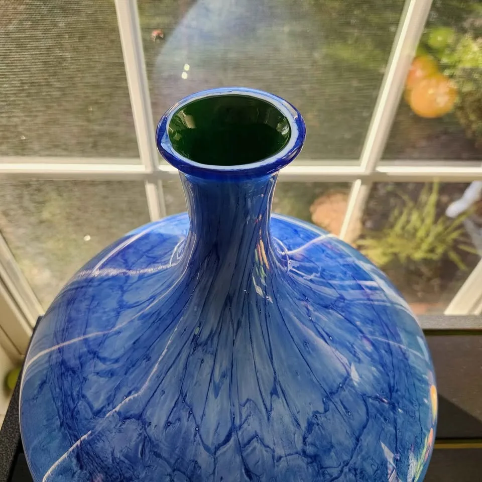 Gorgeous Vase 12" x 12" image indicator(3)