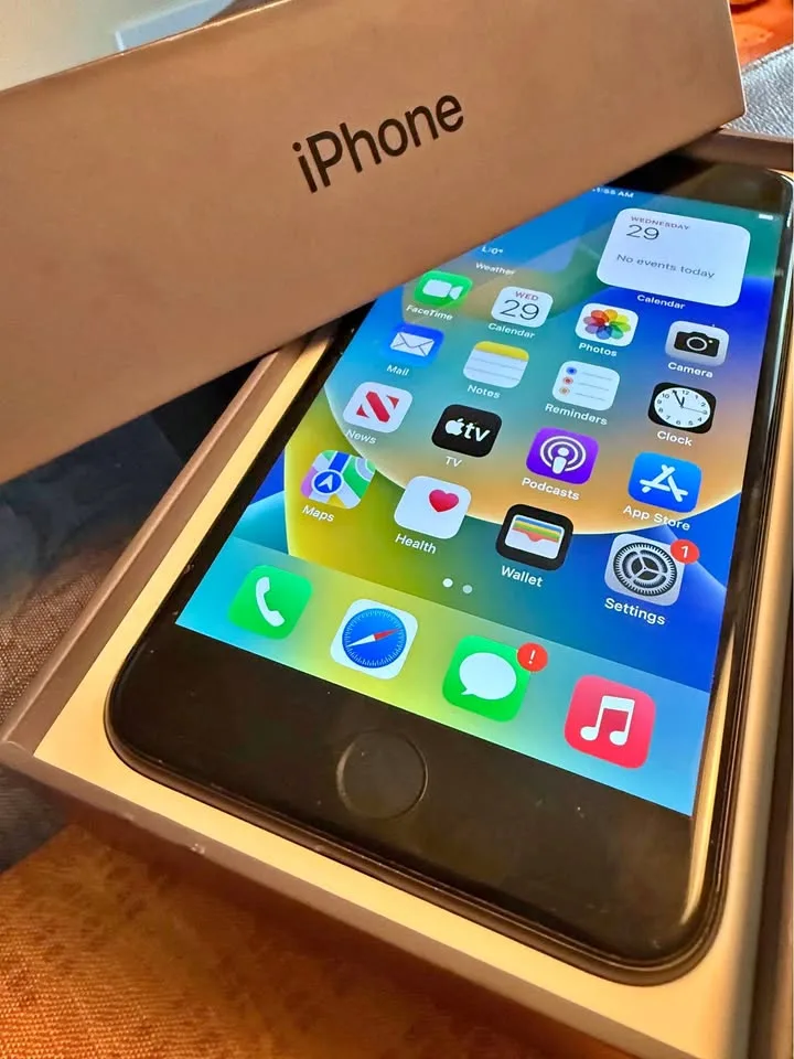 IPhone 8 plus 64g thumbnail