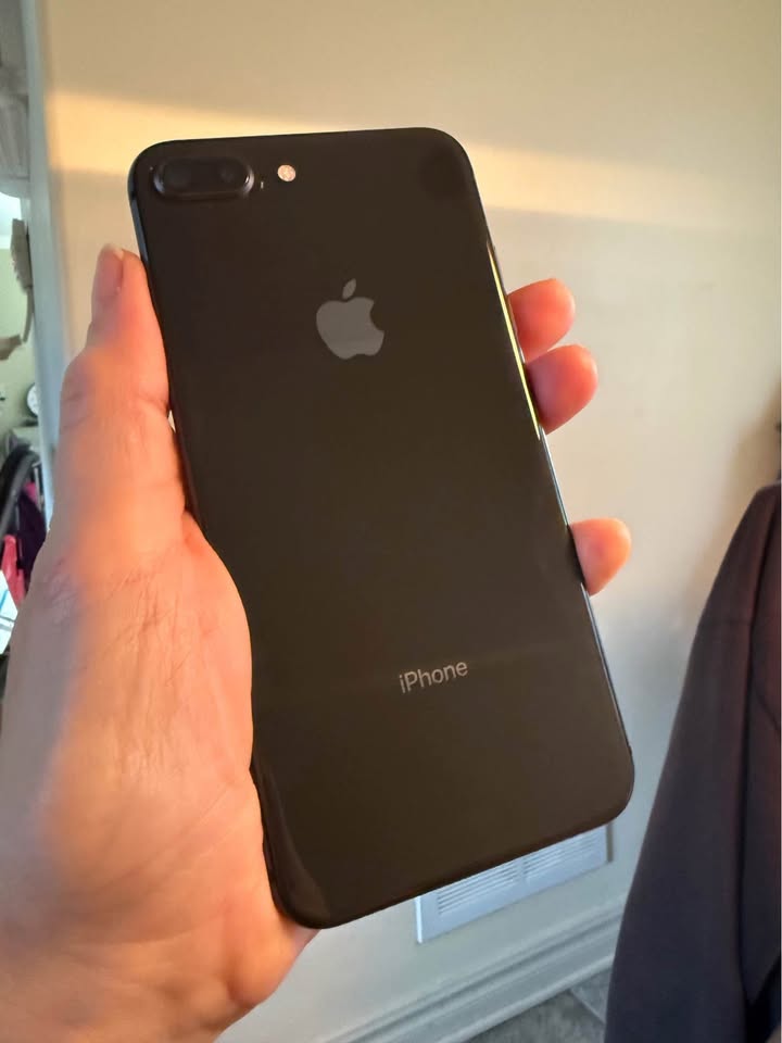 IPhone 8 plus 64g - photo 2
