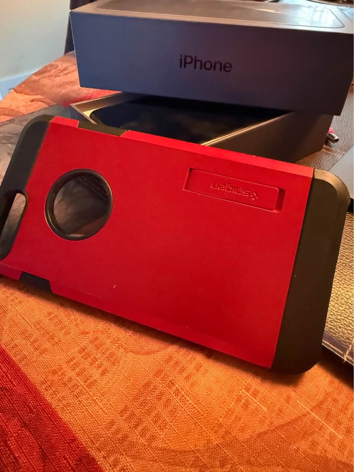 IPhone 8 plus 64g - photo 4