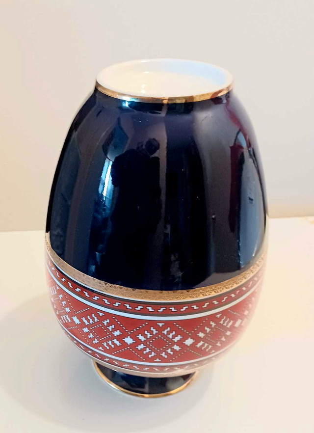 German Porcelain Vase - photo 3