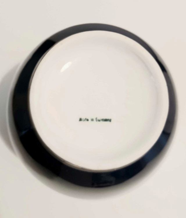 German Porcelain Vase - photo 4