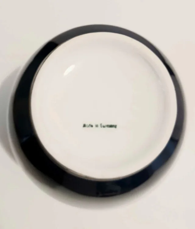 German Porcelain Vase image indicator(4)