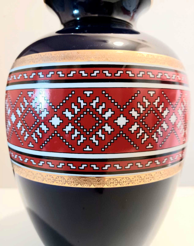 German Porcelain Vase - photo 5