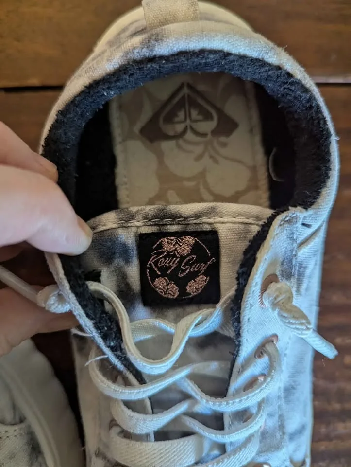 Roxy Sheilahh Tie-Dye Platform Sneakers Size 6 image indicator(2)