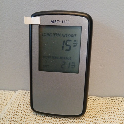 Airthings Corentium Radon Detector w/ Box & Manuals - photo 2