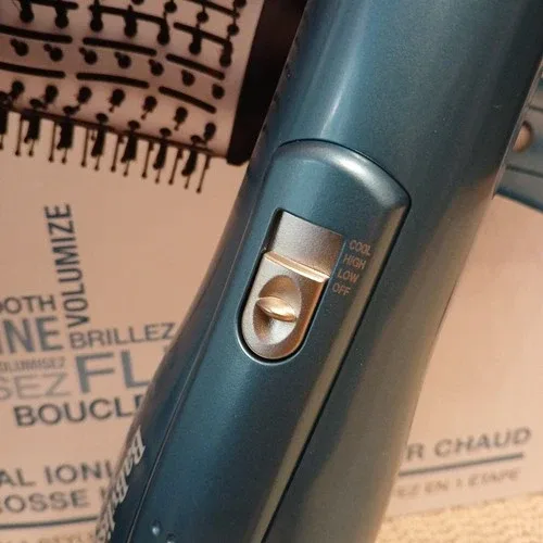 BaByliss PRO Nano Titanium Oval Ionic Hot Air Brush image indicator(7)