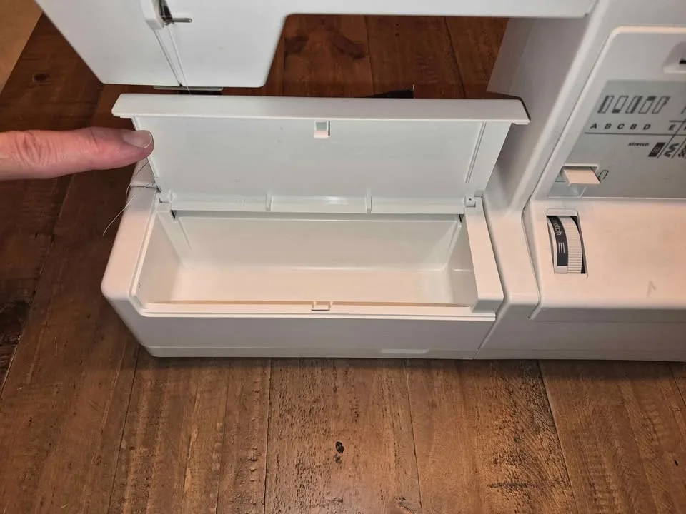 Pfaff Variamatic 6091 Sewing Machine with IDT and Warranty image indicator(7)