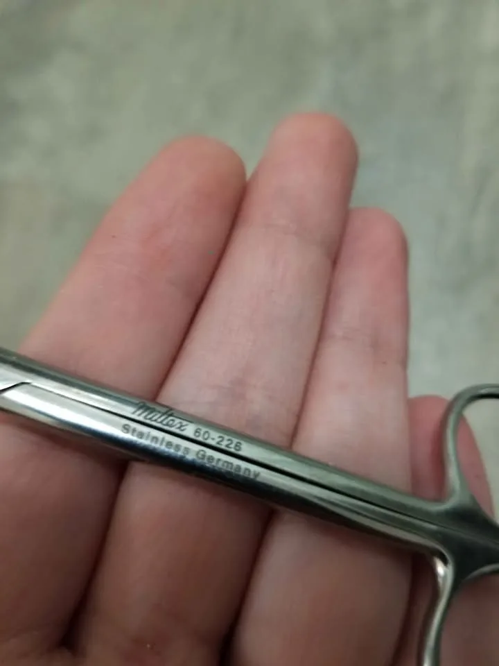 Vintage Stainless Steel Scissors image indicator(7)