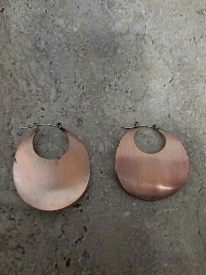 Metal earrings $2 image indicator(6)