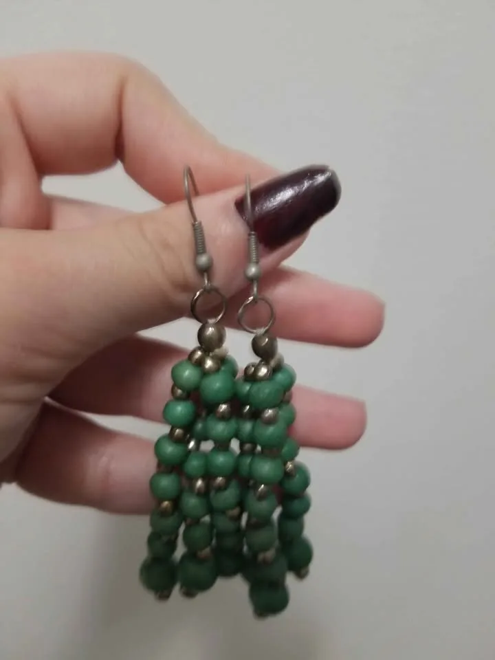 Green dangle earrings image indicator(3)