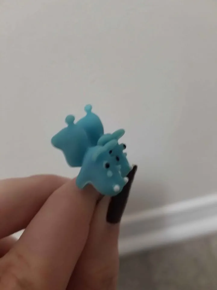 Blue hippo stud earrings image indicator(4)