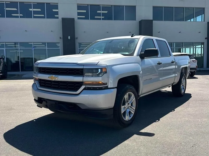 2018 Chevrolet Silverado 1500 image indicator(2)