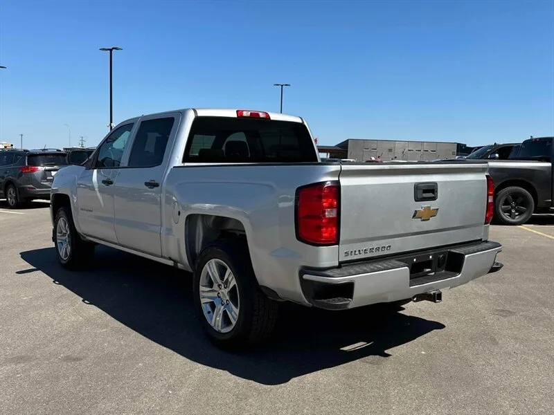 2018 Chevrolet Silverado 1500 image indicator(4)