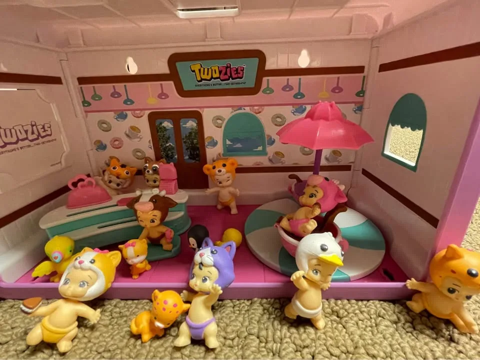 Twosies, animal friends and ice cream shop image indicator(2)