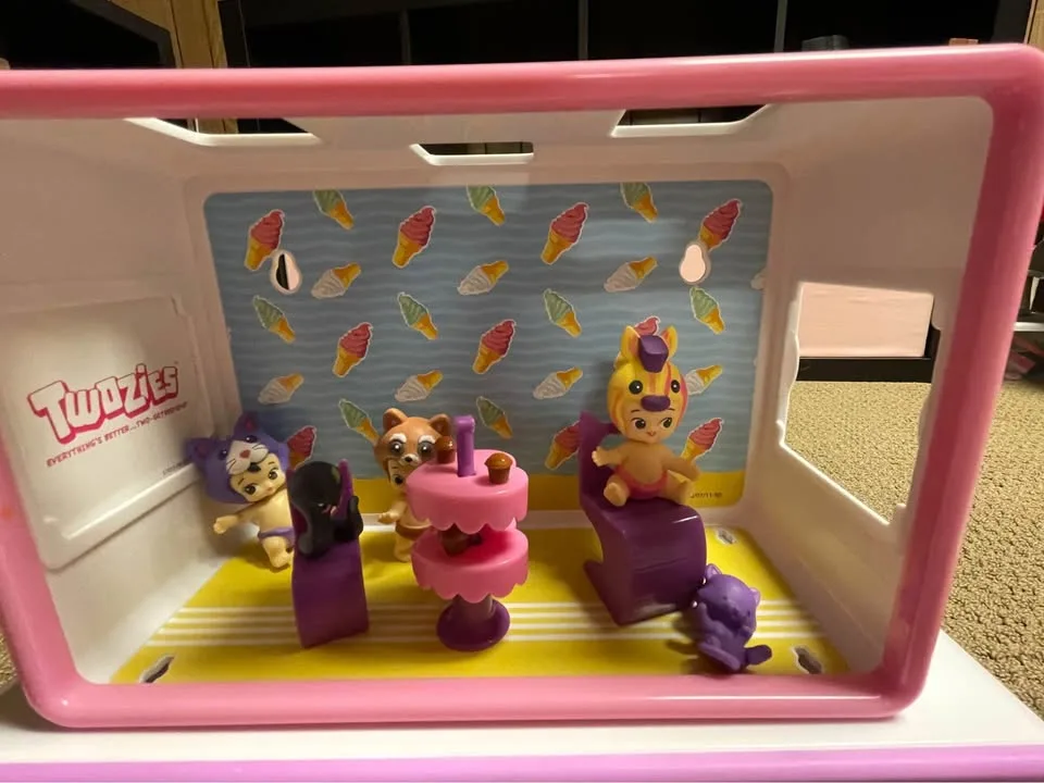 Twosies, animal friends and ice cream shop image indicator(4)