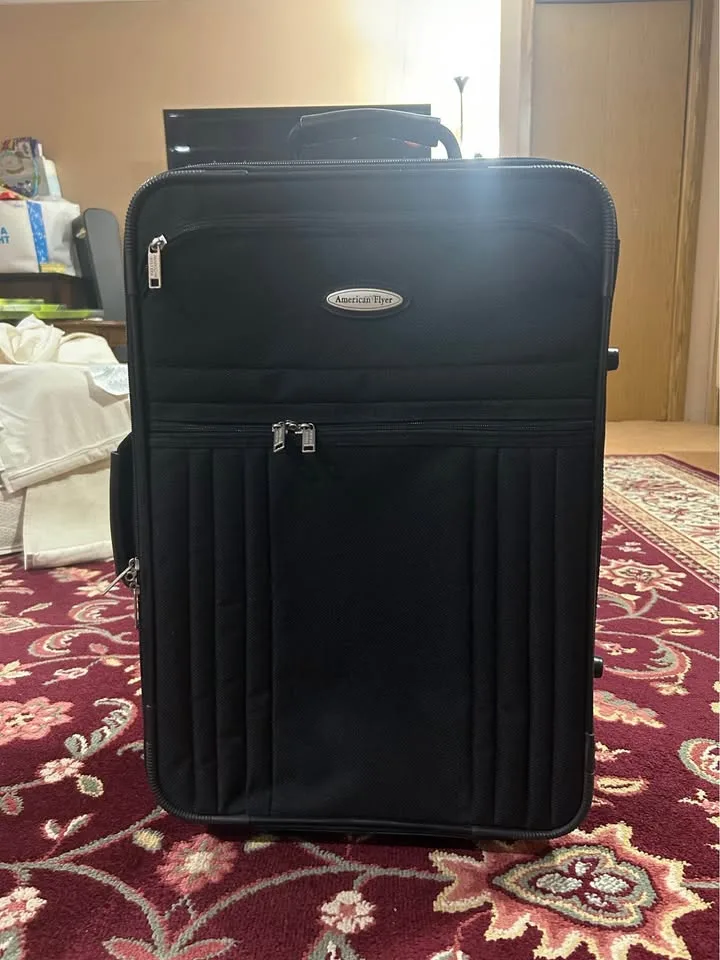 Air Canada + American Flyer + Travelpro Carry-On Luggage image indicator(4)