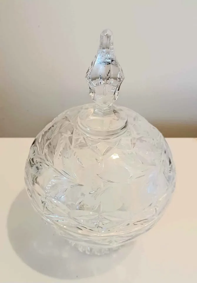Vtg New Rare East German Imperial Crystal Candy Dish image indicator(2)