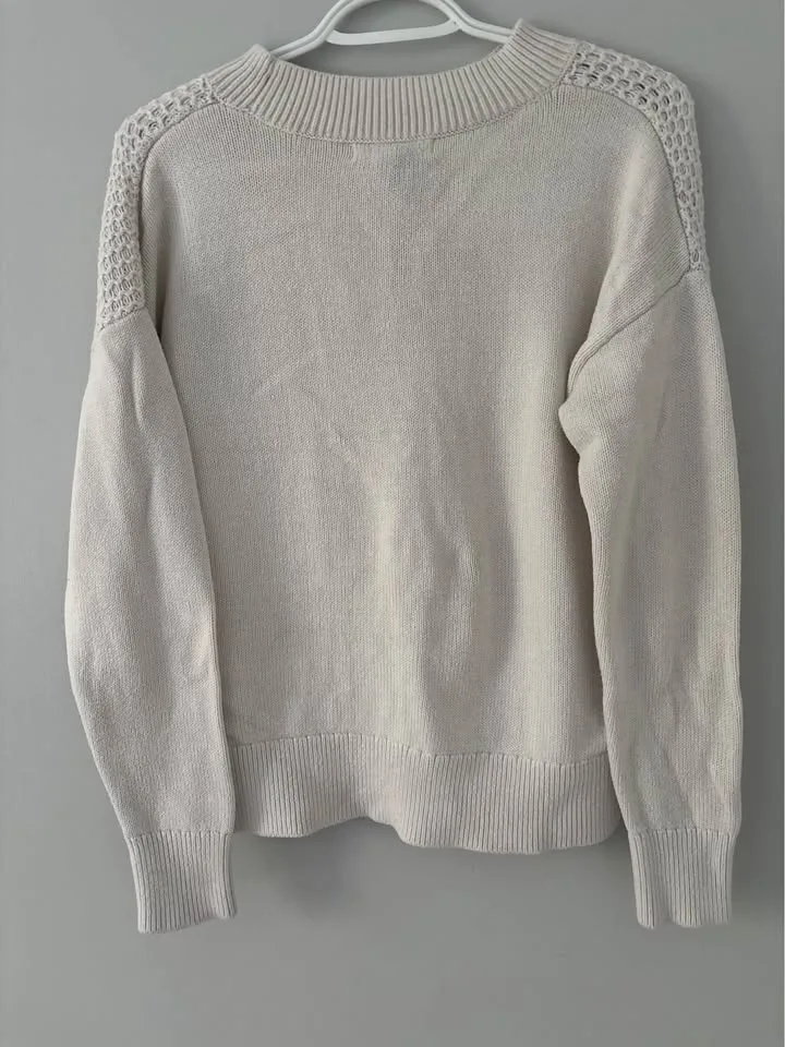 Knitted sweater image indicator(2)