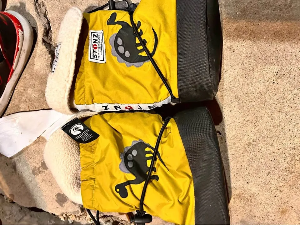 Stonz Winter Booties size Large