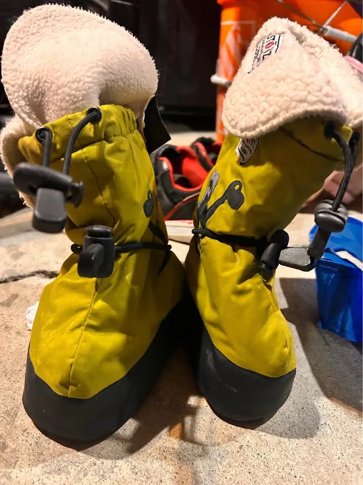 Stonz Winter Booties size Large image indicator(2)