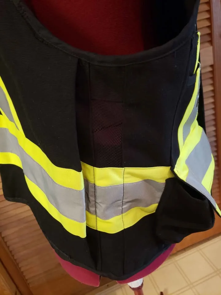 Safety / Surveyor's Reflective Vest image indicator(4)