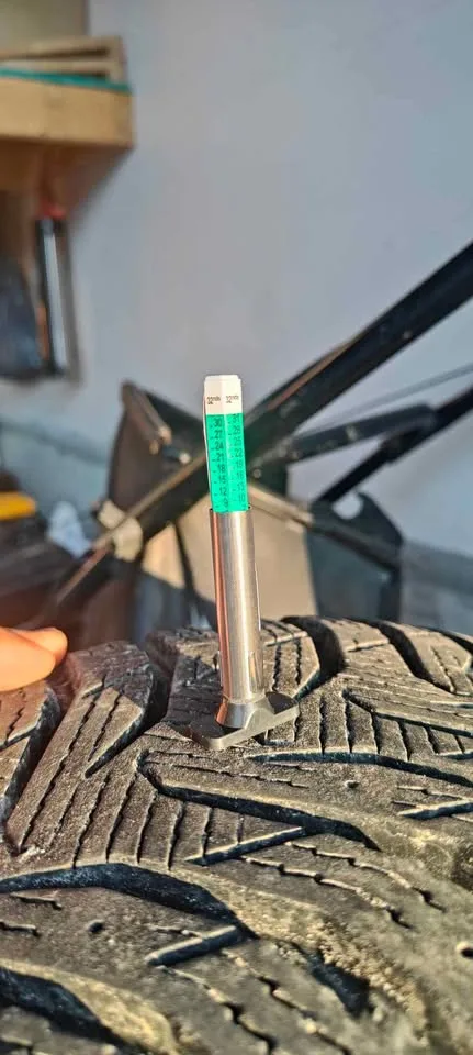 ❄️ Like New Winter Tires 17 inch on Rims – 215/55R17 image indicator(2)