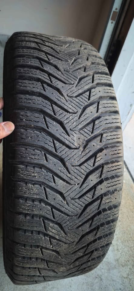 ❄️ Like New Winter Tires 17 inch on Rims – 215/55R17 - photo 4