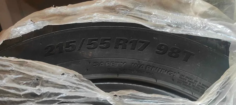 ❄️ Like New Winter Tires 17 inch on Rims – 215/55R17 image indicator(6)