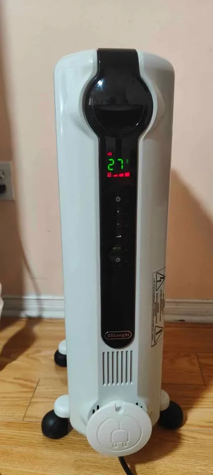 De'Longhi Oil-Filled Radiator Space Heater – 1500W (Light Gray) image indicator(7)