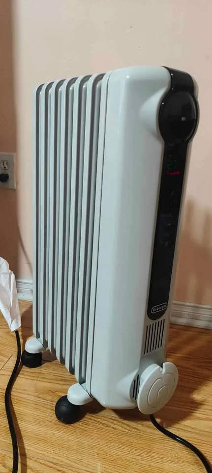 De'Longhi Oil-Filled Radiator Space Heater – 1500W (Light Gray) image indicator(9)