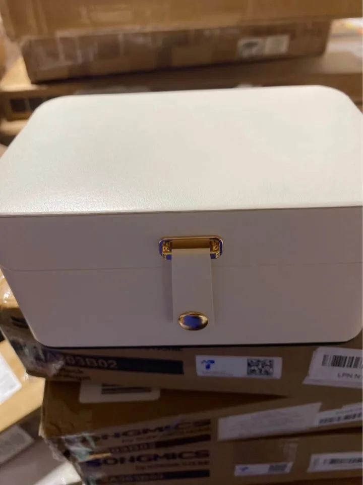 BRAND NEW TRAVEL SIZE - JEWELRY BOX image indicator(3)