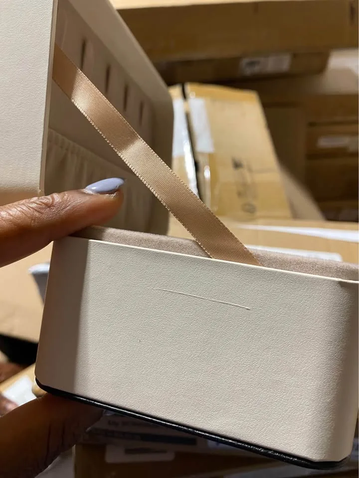 BRAND NEW TRAVEL SIZE - JEWELRY BOX image indicator(8)