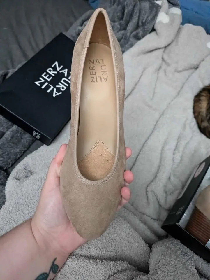 Size 7.5 Naturalizer Naomi Havane heels image indicator(2)