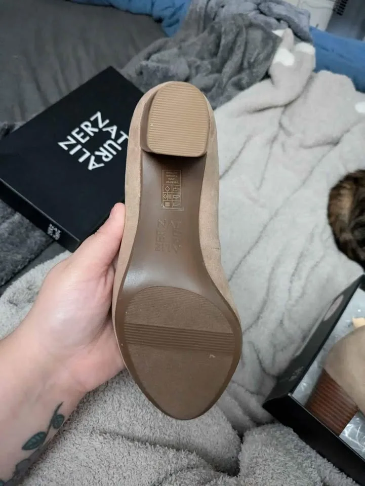 Size 7.5 Naturalizer Naomi Havane heels image indicator(3)