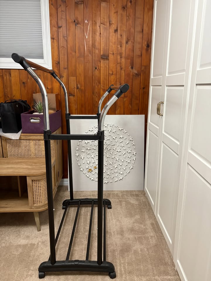 Clothing Rack/Rolling Rack - photo 3