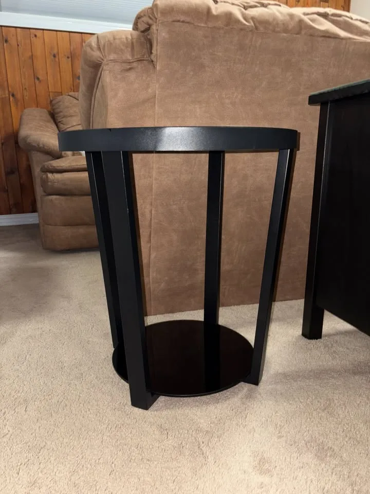 Black Glass Top Side/End Table image indicator(4)