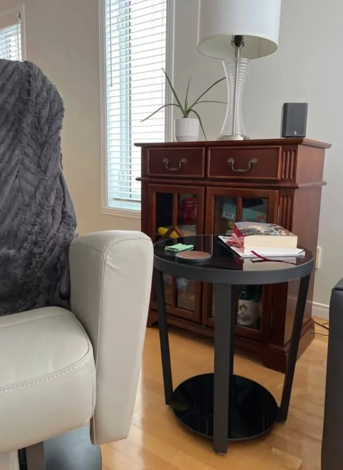 Black Glass Top Side/End Table image indicator(8)