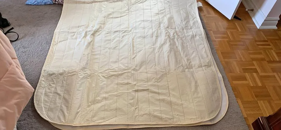 Quilted Table Pad thumbnail