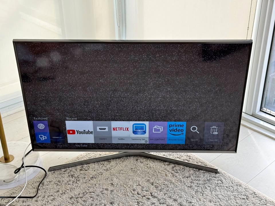 Samsung 40" Full HD Smart TV (UN40J5500AF)