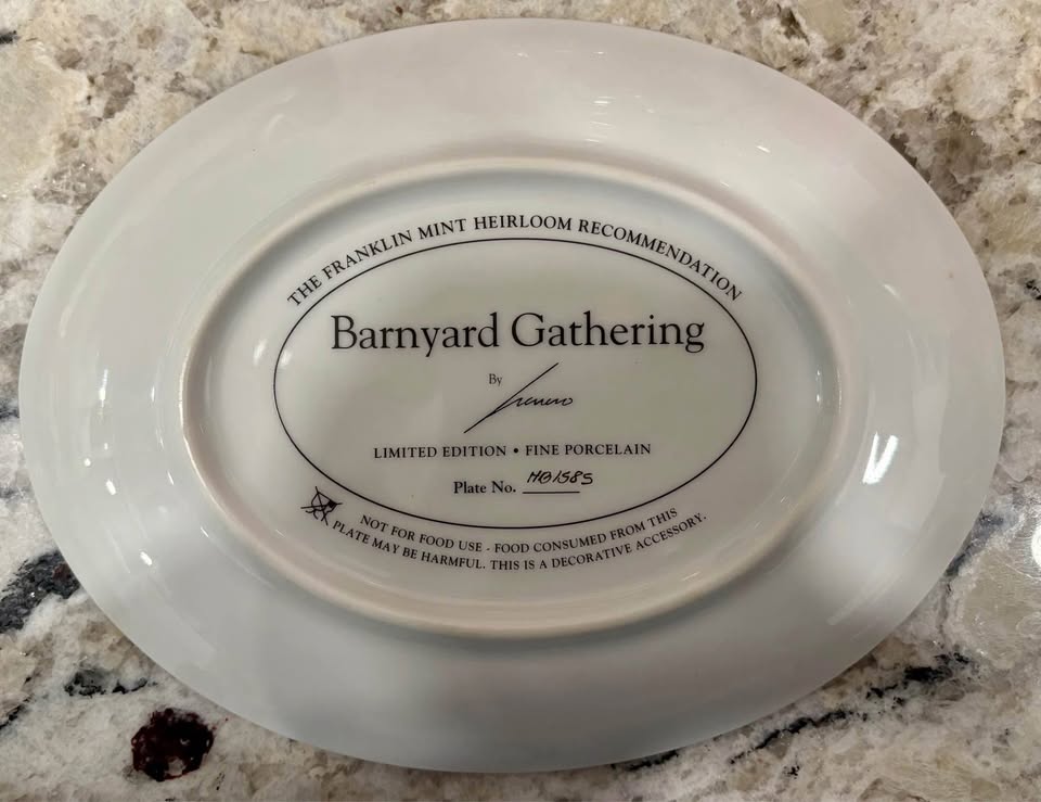 Barnyard Gathering - Lowell Herrero Plate - photo 2