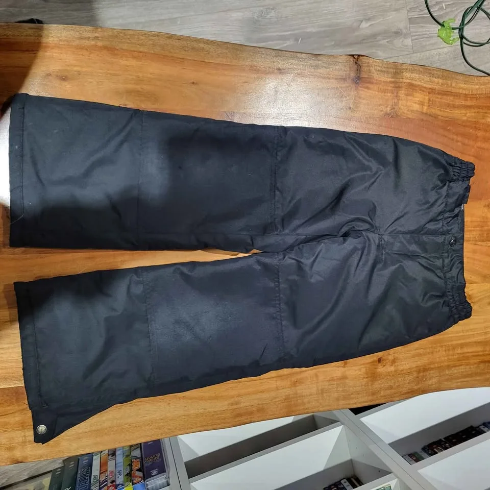 EUC sz 8 Oshkosh Boy's snowsuit image indicator(2)