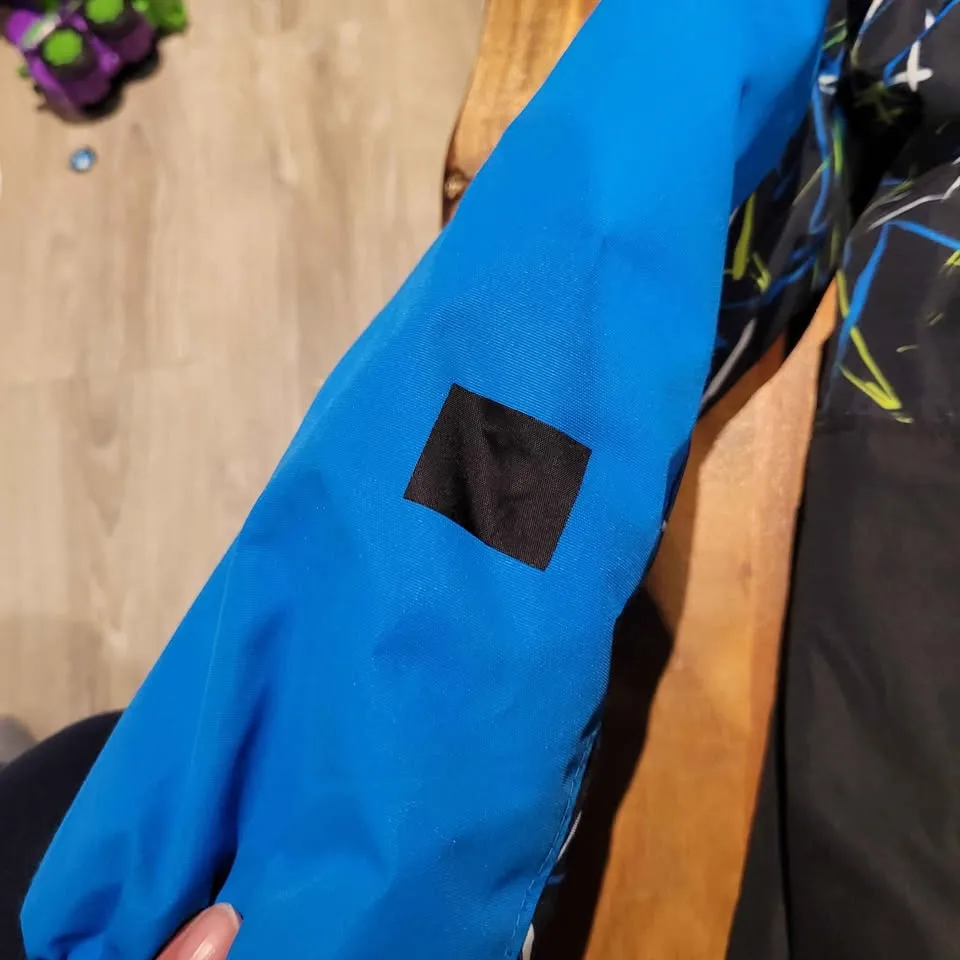 EUC sz 8 Oshkosh Boy's snowsuit image indicator(6)