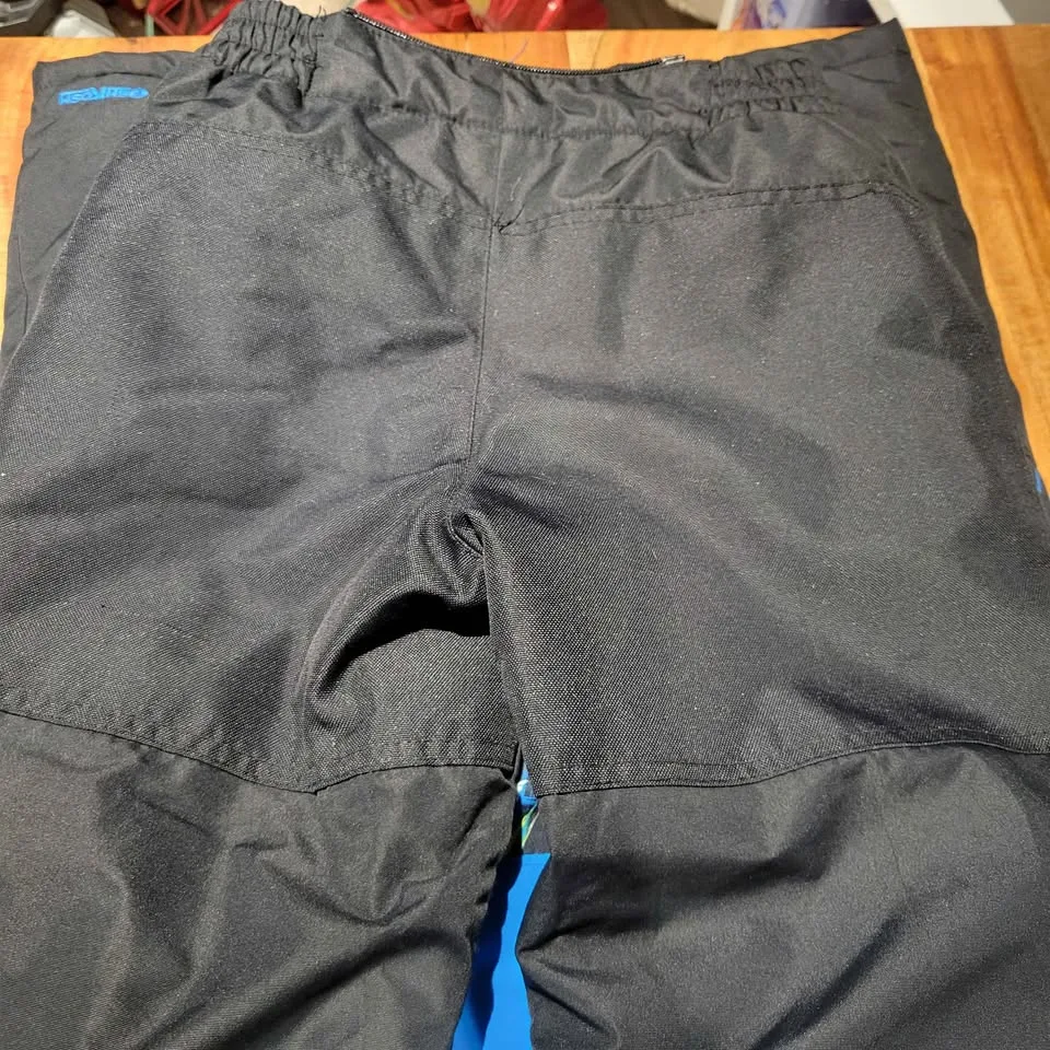 EUC sz 8 Oshkosh Boy's snowsuit image indicator(7)