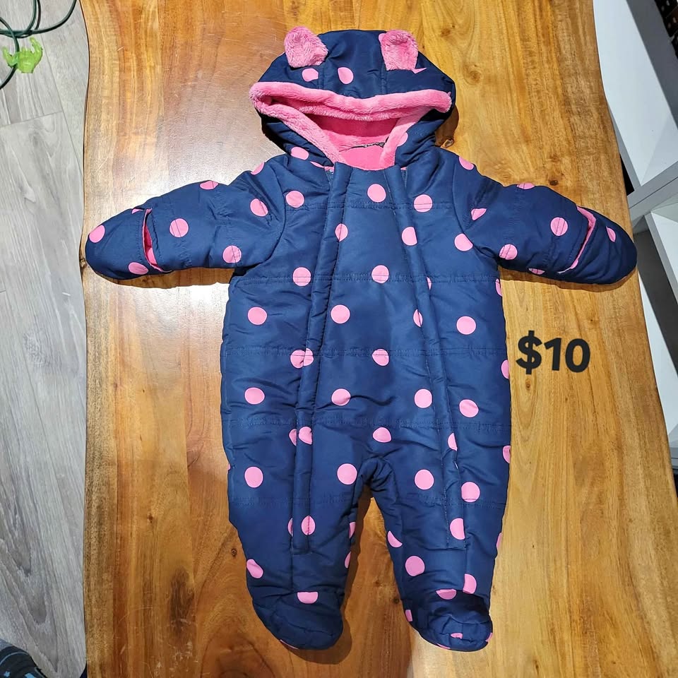 EEUC sz 0/3 months Girl's 1 pc snowsuit