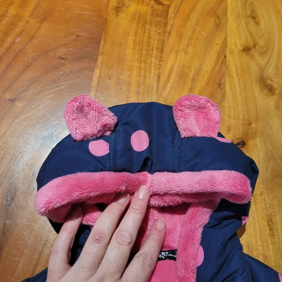 EEUC sz 0/3 months Girl's 1 pc snowsuit image indicator(2)