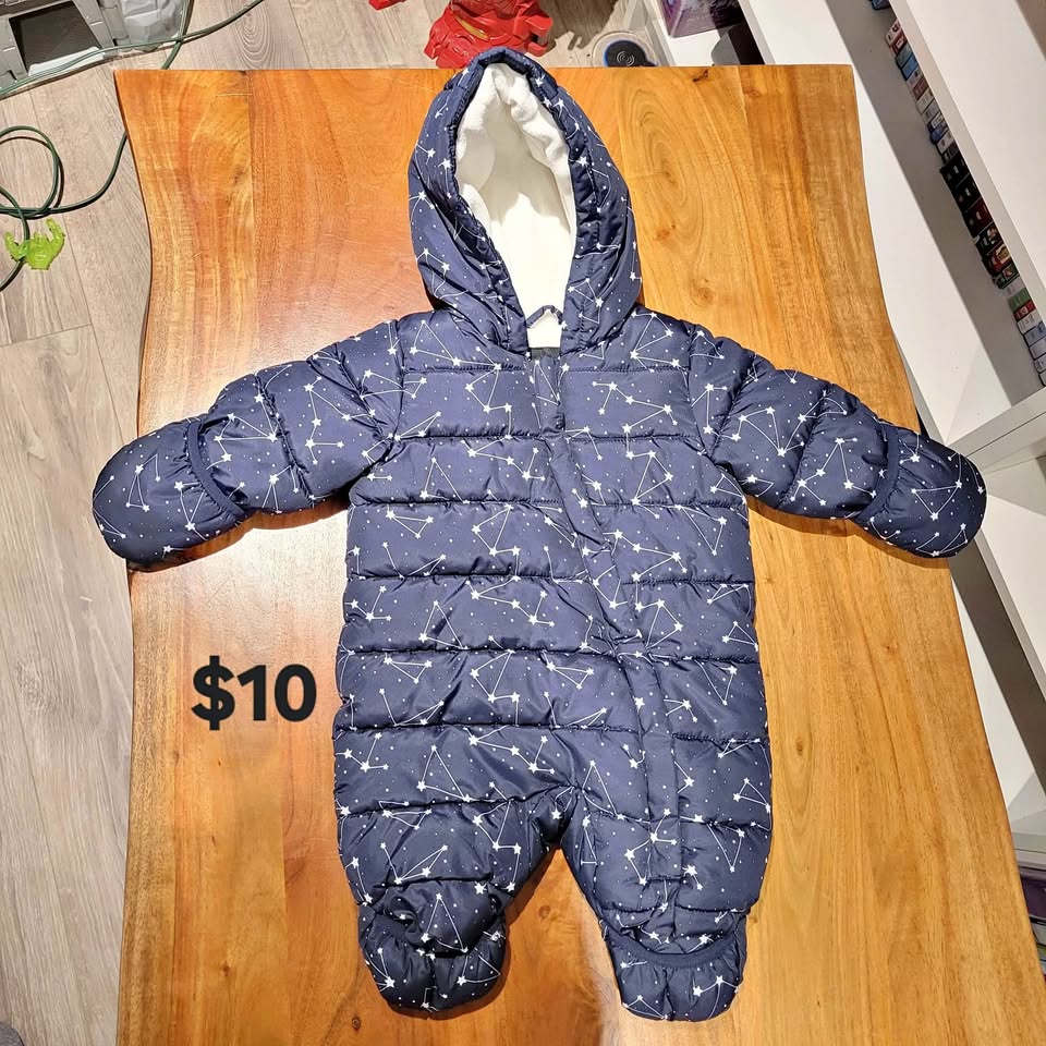 EEUC sz 0/3 unisex snowsuit