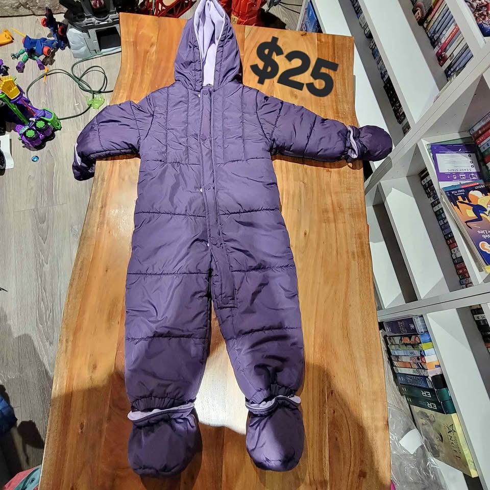 EEUC sz 18/24 Girl's 1 pc snowsuit Joe Fresh